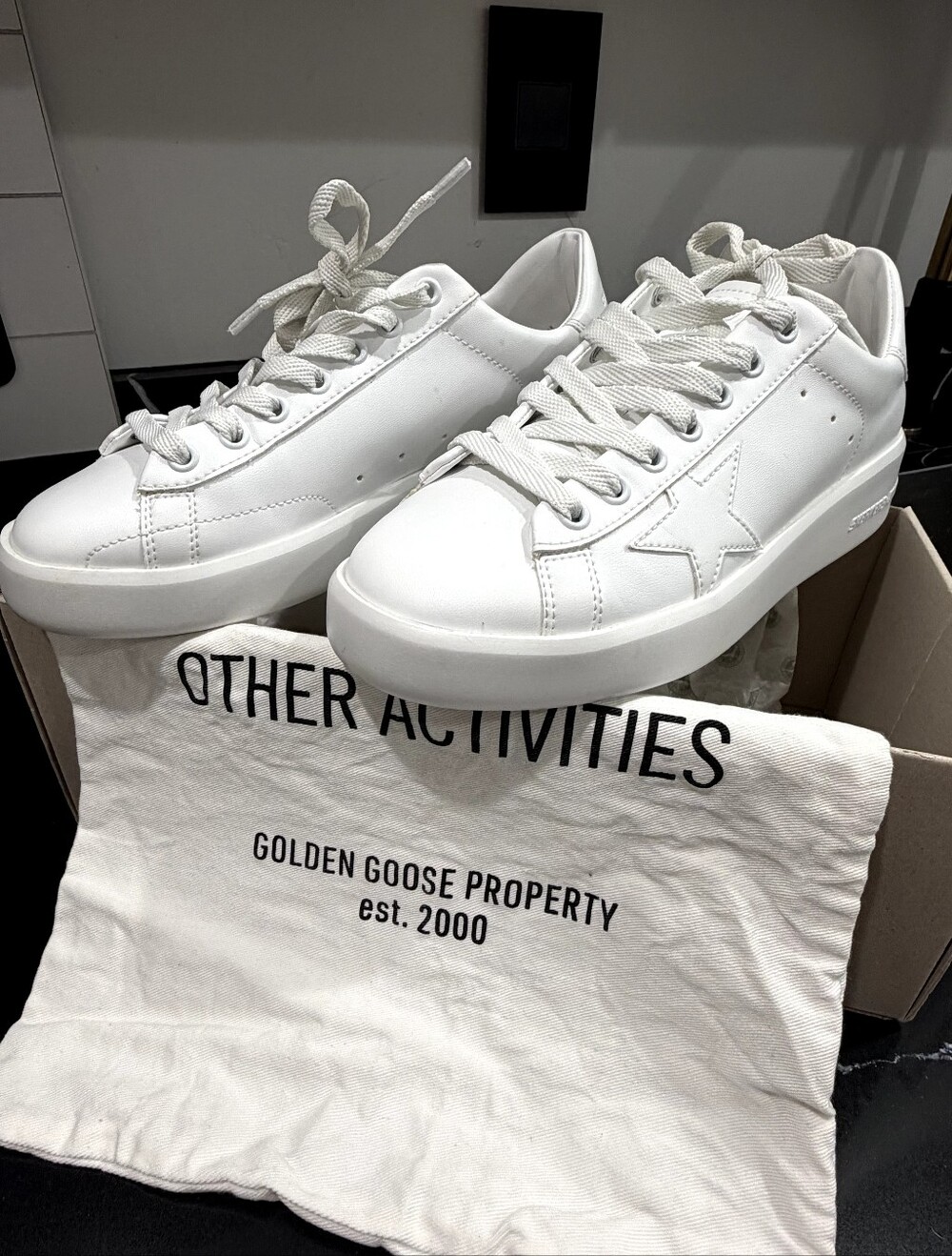 Golden Goose bio-based Purestar with white star and heel tab Size 37